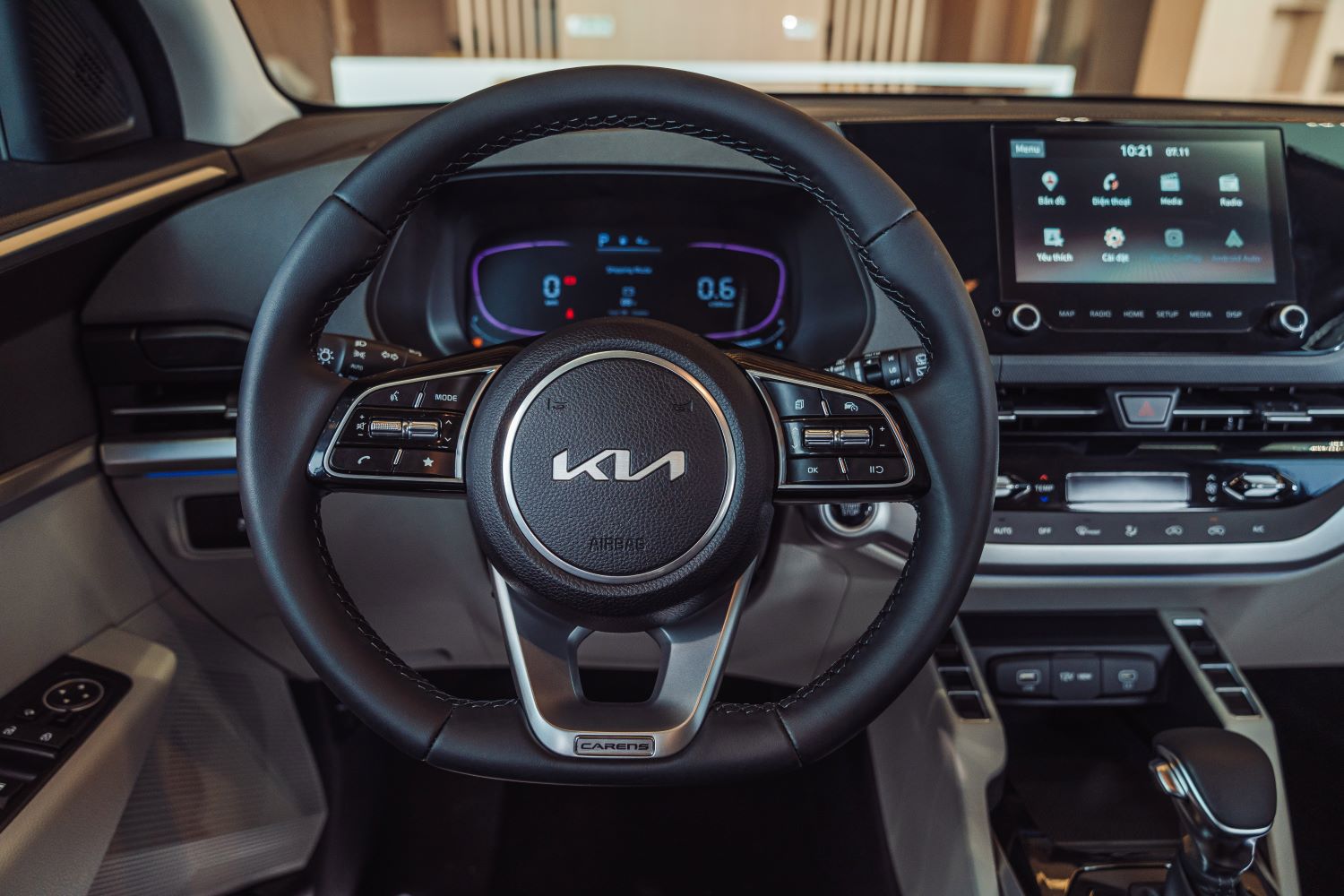 kia-carens-noi-that-03