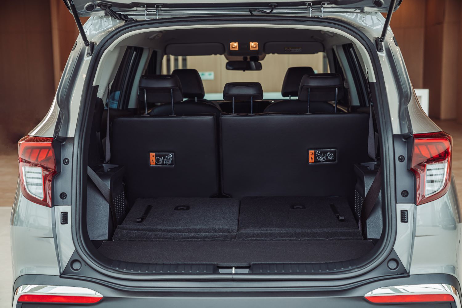 kia-carens-noi-that-05